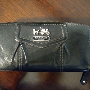 Large Black Coach Wallet